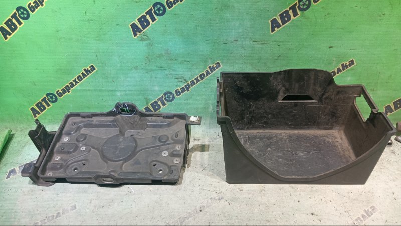Подставка под аккумулятор MITSUBISHI PAJERO V93W 6G72 2008 (б/у)