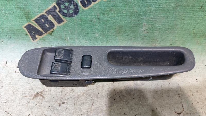 Пульт стеклоподъемника NISSAN VANETTE SK82MN F8 2002 передний правый (б/у)