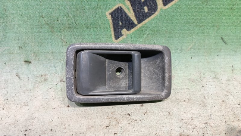 Ручка двери внутренняя NISSAN VANETTE SK82MN F8 2002 передняя левая (б/у)