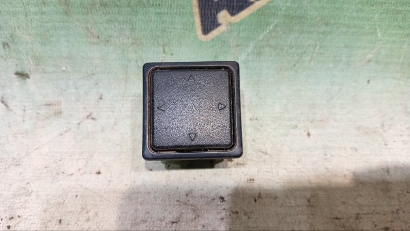 КНОПКА РЕГУЛИРОВКИ ЗЕРКАЛ NISSAN VANETTE SK82MN F8 2002 (б/у)