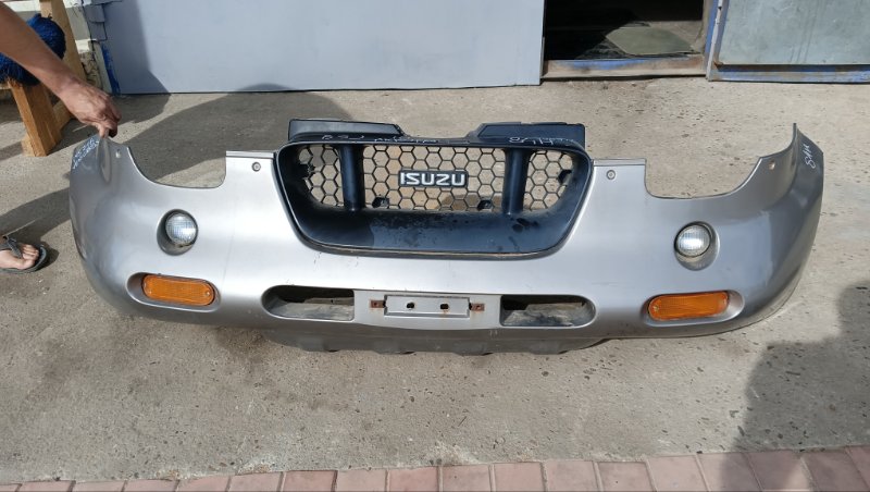 Бампер ISUZU VEHICROSS UGS25DW 6VD1 1999 (б/у)