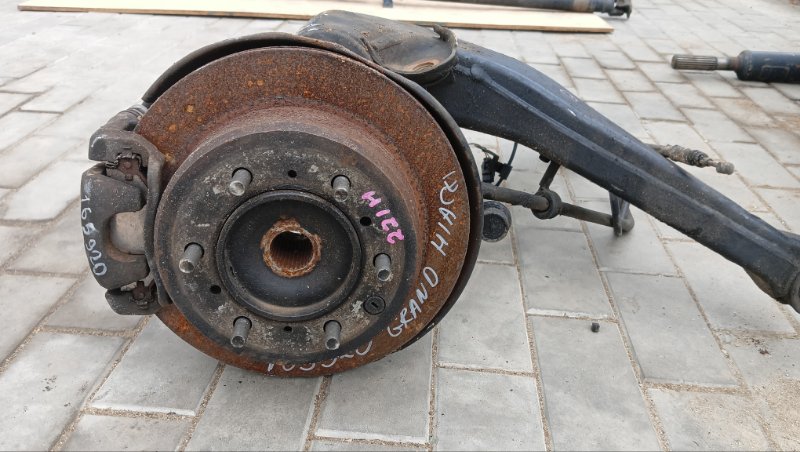 Ступица TOYOTA GRAND HIACE VCH16 5VZ-FE 1999 задняя левая (б/у)