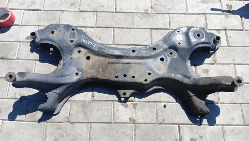 Балка под двс TOYOTA ISIS ZNM10 1ZZ-FE 2007 (б/у)