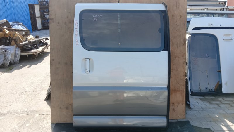 Дверь боковая (раздвижная) TOYOTA GRAND HIACE VCH16 5VZ-FE 1999 задняя левая (б/у)