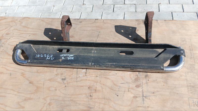 Подножка ISUZU Mu UCS55DW 4JB1 1992 правая (б/у)