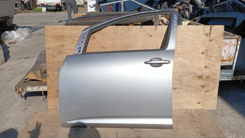 Дверь TOYOTA WISH ZNE10 1ZZ-FE 2005 передняя левая (б/у)