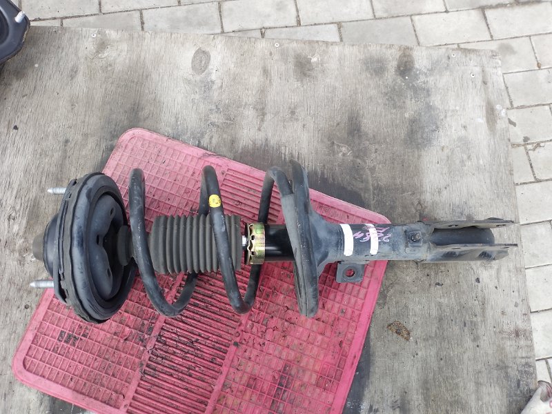 Стойка MITSUBISHI GRANDIS NA4W 4G69 2004 передняя правая (б/у)