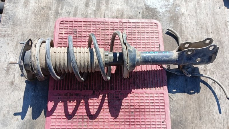 Стойка TOYOTA PLATZ NCP16 2NZ-FE 2000 передняя левая (б/у)