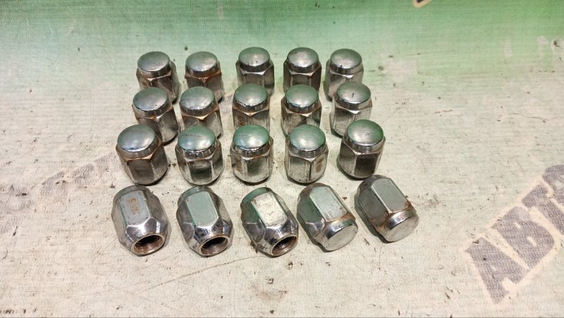 Гайка на колесо TOYOTA WISH ZNE10 1ZZ-FE 2005 (б/у)