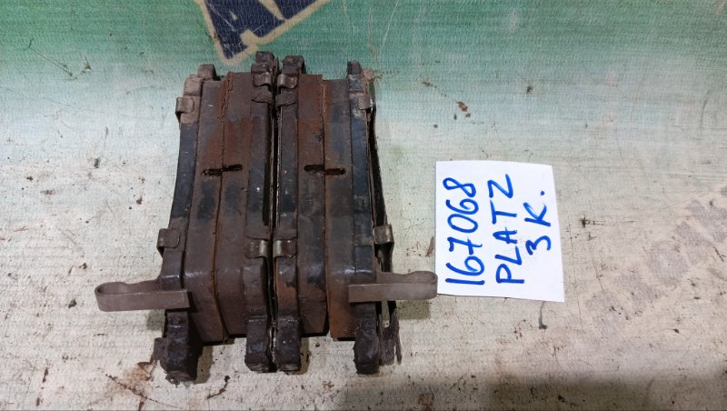 Колодки тормозные TOYOTA PLATZ NCP16 2NZ-FE 2000 передние (б/у)