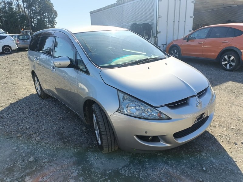 Крыло MITSUBISHI GRANDIS NA4W 4G69 2004 переднее правое (б/у)