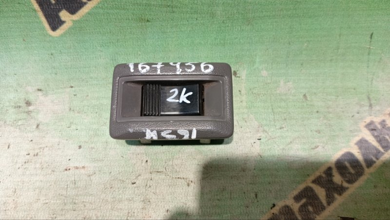 Кнопка стеклоподъемника TOYOTA TOWN ACE KM75 7K-E 1999 передняя левая (б/у)