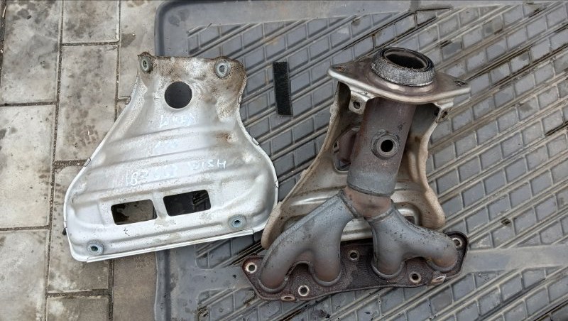 Коллектор выпускной TOYOTA WISH ZNE10 1ZZ (б/у)