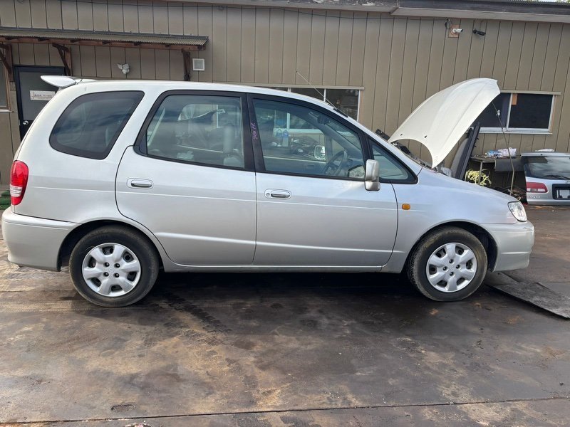 Дверь TOYOTA COROLLA SPACIO AE111 4A-FE 2000 передняя правая (б/у)