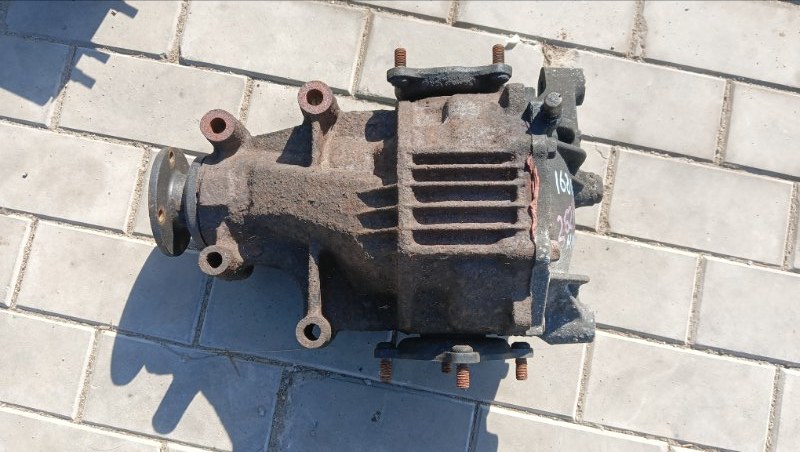Редуктор TOYOTA HIACE REGIUS KCH46 1KZ-TE 1997 задний (б/у)
