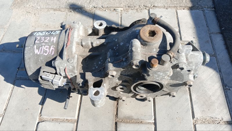 Редуктор TOYOTA WISH ZNE14 1ZZ-FE 2004 задний (б/у)