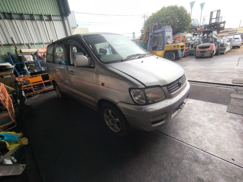 Капот TOYOTA TOWNACE NOAH SR40 3S-FE 2001 (б/у)