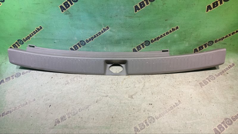 Накладка замка багажника TOYOTA VISTA ARDEO SV50 3S-FSE 2000 (б/у)