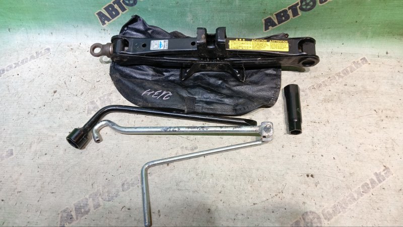Поддомкратник TOYOTA WISH ZNE10 1ZZ-FE 2005 (б/у)