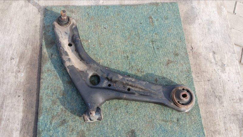 Рычаг MAZDA DEMIO DE3FS ZJ-VE 2010 передний правый (б/у)