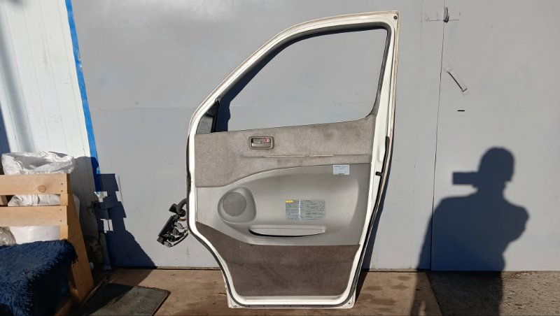 Дверь TOYOTA HIACE REGIUS KCH46G 1KZ-TE 1997 передняя правая (б/у) Дверь TOYOTA HIACE REGIUS KCH46G 1KZ-TE 1997 передняя правая (б/у)