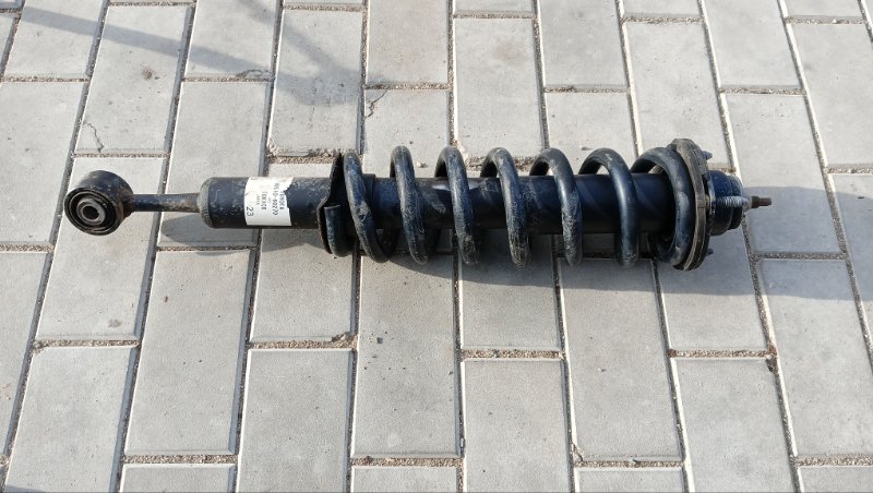 Стойка TOYOTA Land Cruiser Prado TRJ150 2TR-FE передняя правая (б/у)