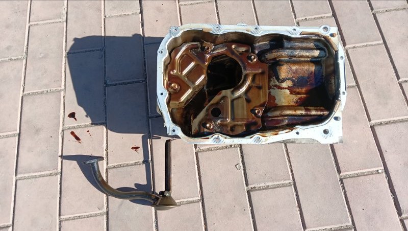 Поддон TOYOTA VITZ SCP90 2SZ (б/у)