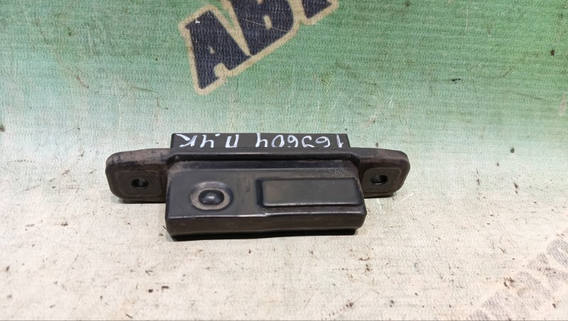 Кнопка открывания багажника TOYOTA COROLLA FIELDER NZE141 (б/у)