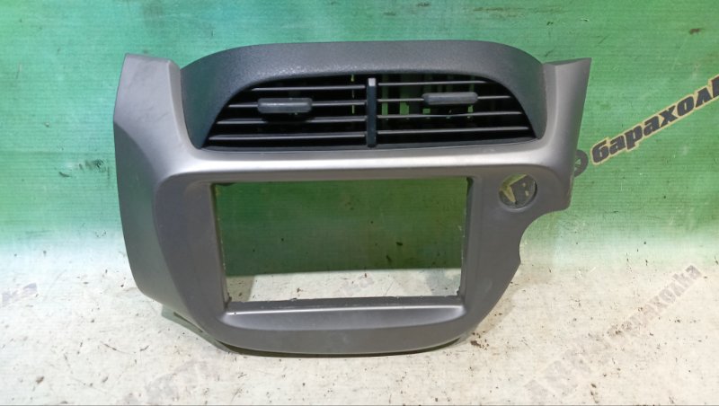 Консоль магнитофона HONDA FIT GE6 L13A 2010 (б/у)