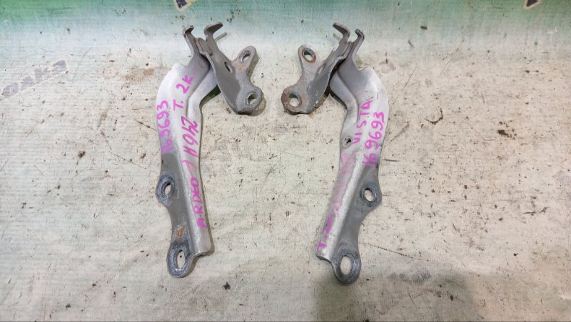 Петля капота TOYOTA VISTA ARDEO SV50 3S-FSE 2000 (б/у) Петля капота TOYOTA VISTA ARDEO SV50 3S-FSE 2000 (б/у)