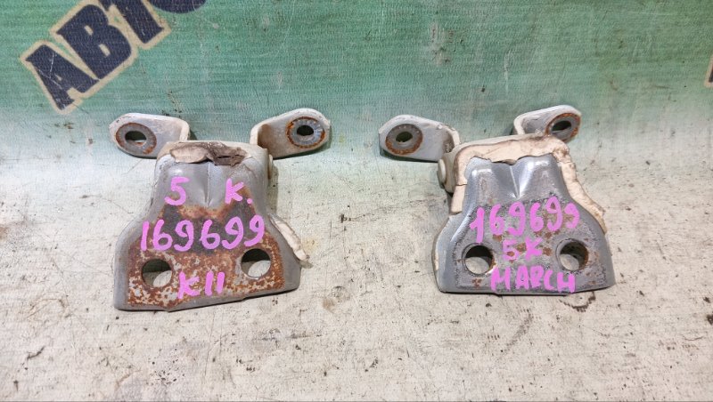 Петля дверная NISSAN MARCH K11 CG10(DE) 1999 передняя правая (б/у)