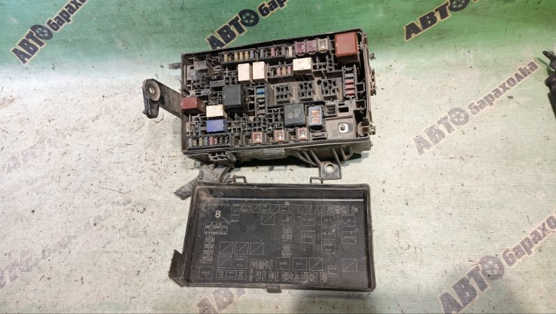 Блок предохранителей TOYOTA HILUX SURF RZN215 3RZ-FE 2002 (б/у)