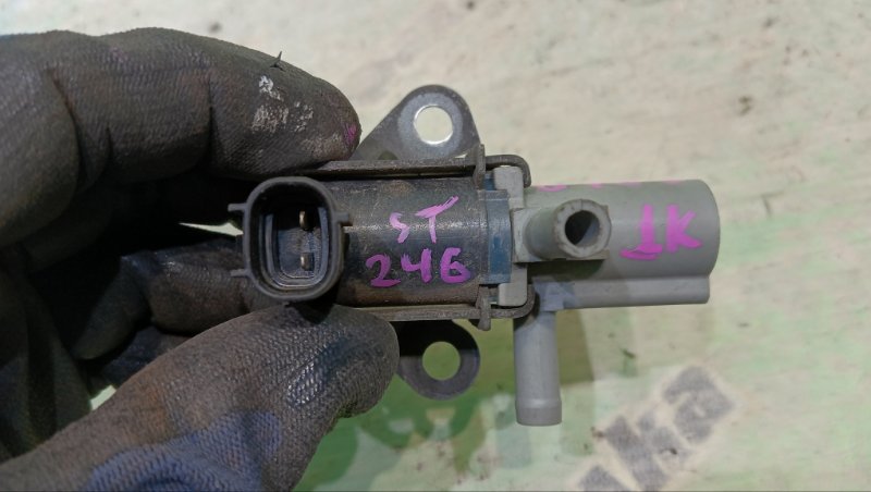 Вакуумный клапан TOYOTA CALDINA ST246W 3S-GTE 2004 (б/у) Вакуумный клапан TOYOTA CALDINA ST246W 3S-GTE 2004 (б/у)