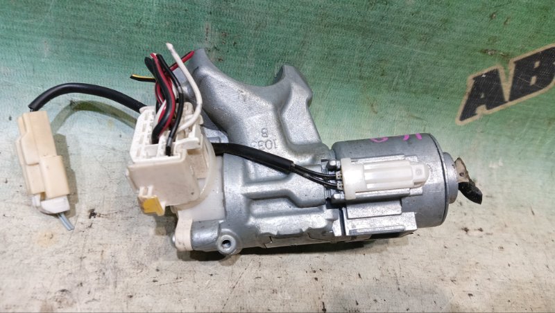 Замок зажигания TOYOTA IPSUM ACM21W 2AZ-FE 2004 (б/у) Замок зажигания TOYOTA IPSUM ACM21W 2AZ-FE 2004 (б/у)