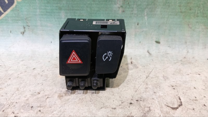 Кнопка аварийной сигнализации TOYOTA PRIUS ALPHA ZVW40 2ZR-FXE 2013 (б/у) Кнопка аварийной сигнализации TOYOTA PRIUS ALPHA ZVW40 2ZR-FXE 2013 (б/у)