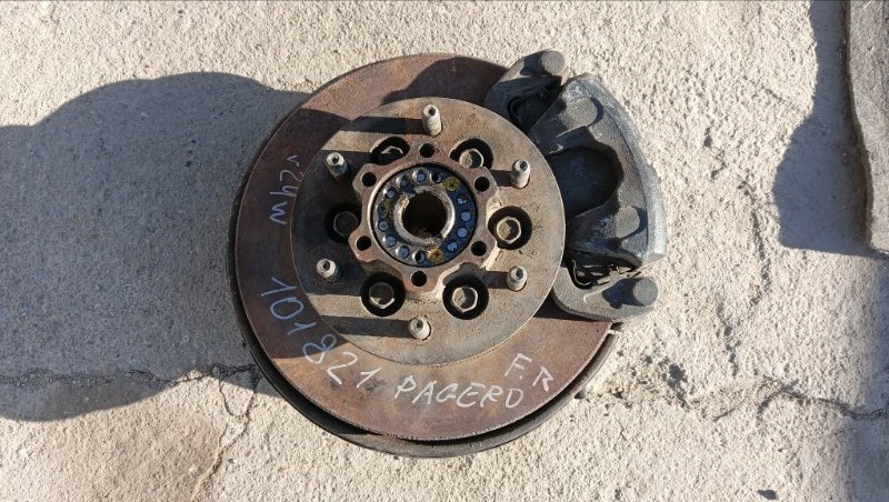 Ступица MITSUBISHI PAJERO V24W 4D56 передняя правая (б/у) Ступица MITSUBISHI PAJERO V24W 4D56 передняя правая (б/у)