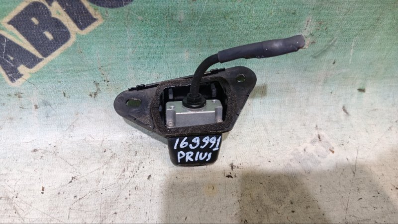 Камера заднего вида TOYOTA PRIUS NHW20 1NZ-FXE 2004 (б/у) Камера заднего вида TOYOTA PRIUS NHW20 1NZ-FXE 2004 (б/у)