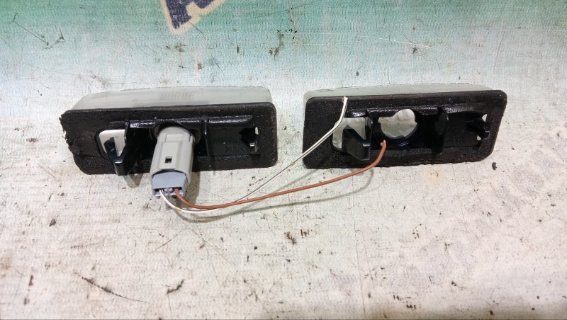 Подсветка номера TOYOTA PRIUS NHW20 1NZ-FXE 2004 (б/у) Подсветка номера TOYOTA PRIUS NHW20 1NZ-FXE 2004 (б/у)