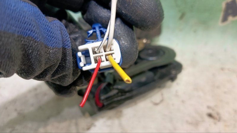 Замок 5-й двери TOYOTA PRIUS NHW20 1NZ-FXE 2004 (б/у) Замок 5-й двери TOYOTA PRIUS NHW20 1NZ-FXE 2004 (б/у)