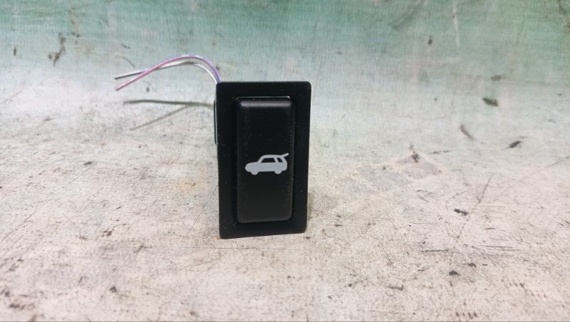 Кнопка открывания багажника TOYOTA VISTA ARDEO SV50G 3S-FSE 2000 (б/у)