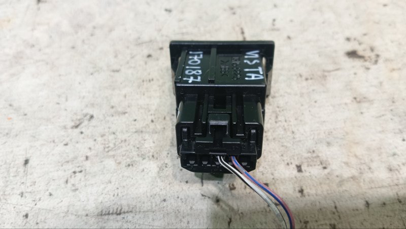 Кнопка открывания багажника TOYOTA VISTA ARDEO SV50G 3S-FSE 2000 (б/у) Кнопка открывания багажника TOYOTA VISTA ARDEO SV50G 3S-FSE 2000 (б/у)