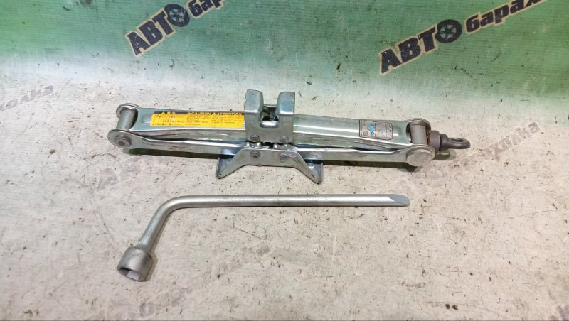 Поддомкратник TOYOTA COROLLA SPACIO AE111N 4A-FE 2000 (б/у) Поддомкратник TOYOTA COROLLA SPACIO AE111N 4A-FE 2000 (б/у)