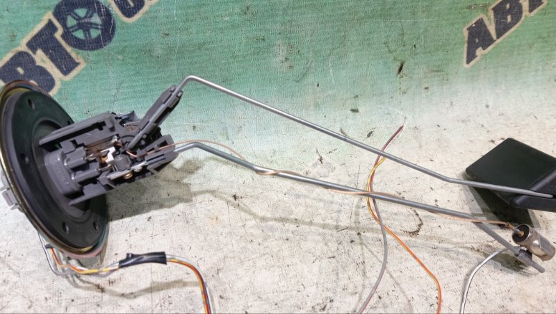 Датчик уровня топлива TOYOTA CRESTA JZX100 1JZ-GE 1997 (б/у) Датчик уровня топлива TOYOTA CRESTA JZX100 1JZ-GE 1997 (б/у)