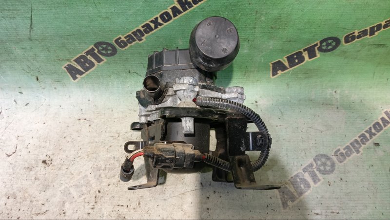 Насос воздушный TOYOTA Land Cruiser Prado TRJ150W 2TR-FE 2014 (б/у) Насос воздушный TOYOTA Land Cruiser Prado TRJ150W 2TR-FE 2014 (б/у)