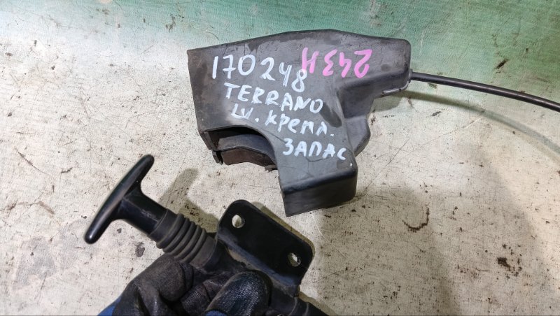 ЗАМОК КРЕПЛЕНИЯ ЗАПАСНОГО КОЛЕСА NISSAN TERRANO RR50 QD32(ETI) 1997 (б/у) ЗАМОК КРЕПЛЕНИЯ ЗАПАСНОГО КОЛЕСА NISSAN TERRANO RR50 QD32(ETI) 1997 (б/у)