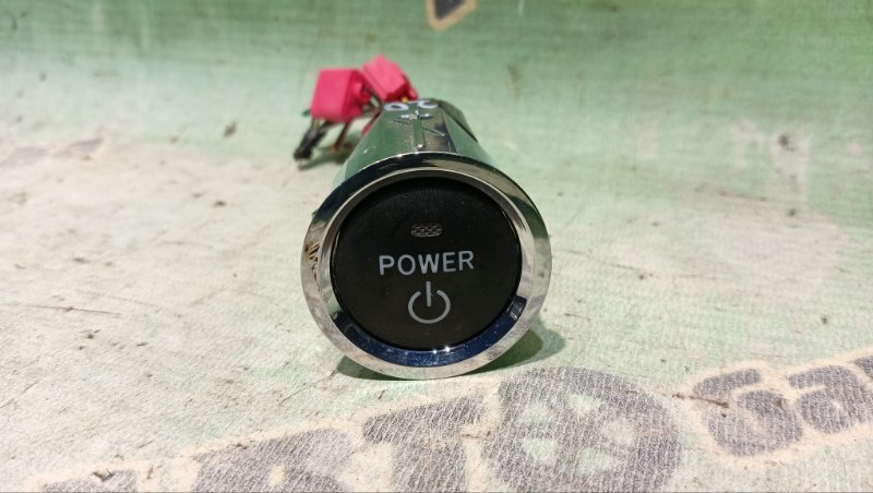 Кнопка старт TOYOTA PRIUS NHW20 1NZ-FXE 2005 (б/у) Кнопка старт TOYOTA PRIUS NHW20 1NZ-FXE 2005 (б/у)