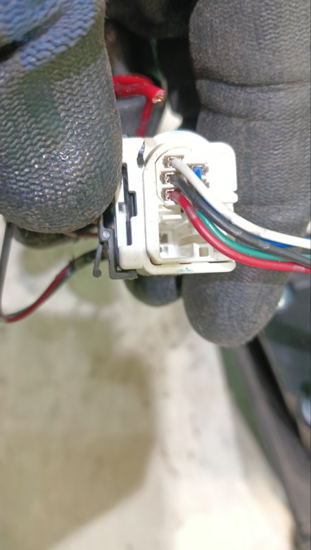 Зеркало SUZUKI SX4 YC11S M15A 2008 переднее правое (б/у) Зеркало SUZUKI SX4 YC11S M15A 2008 переднее правое (б/у)