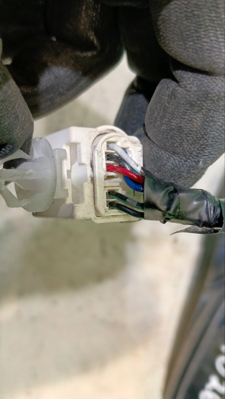 Зеркало TOYOTA VISTA ARDEO SV50G 3S-FSE 2000 переднее правое (б/у) Зеркало TOYOTA VISTA ARDEO SV50G 3S-FSE 2000 переднее правое (б/у)