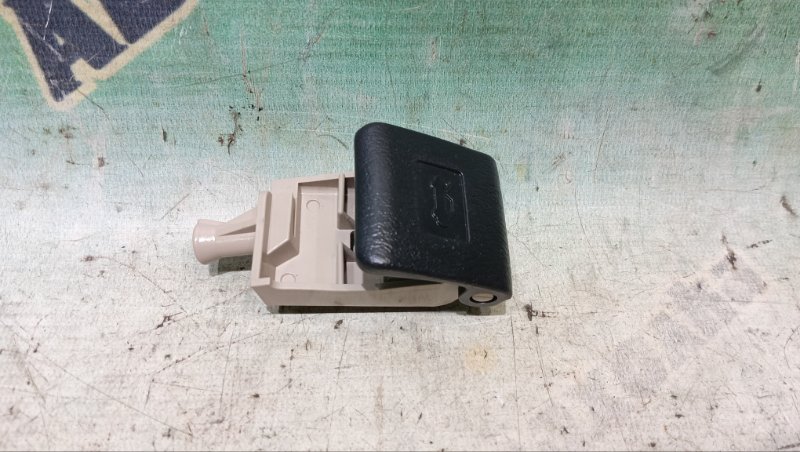 РУЧКА ОТКРЫВАНИЯ БЕНЗОБАКА TOYOTA Land Cruiser Prado TRJ150W 2TR-FE 2014 (б/у) РУЧКА ОТКРЫВАНИЯ БЕНЗОБАКА TOYOTA Land Cruiser Prado TRJ150W 2TR-FE 2014 (б/у)