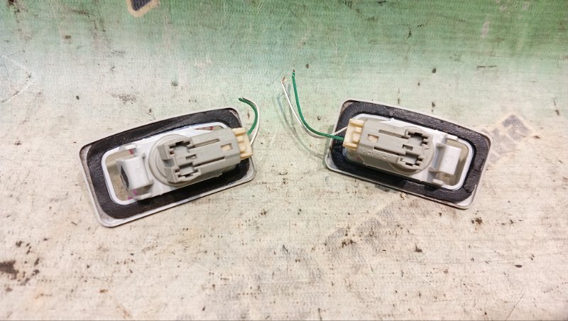 Подсветка номера TOYOTA WISH ZNE14G 1ZZ-FE 2004 (б/у) Подсветка номера TOYOTA WISH ZNE14G 1ZZ-FE 2004 (б/у)